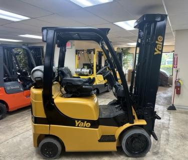 Yale 5000Lb Forklift 3 Stage Mast Side Shifting Forks
