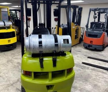 Clark 4000lb Forklift 3 stage mast side shifting forks