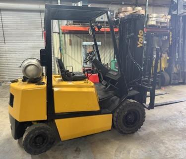 Yale 5000lb Forklift 3 Stage Mast Side shifting forks Yale Warehouse Forklift 5000lb Forklift for sale Atlanta Georgia