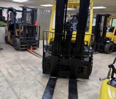 Hyster Pneumatic 8000LB Forklift Hyster S80FT