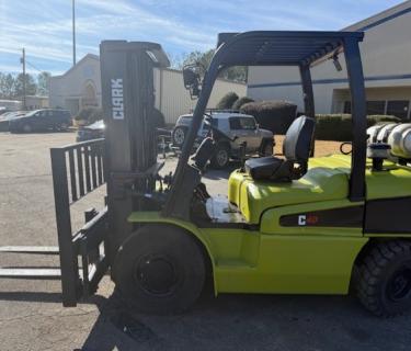 Caterpillar Dual Drive Pneumatic Forklift For Sale Atlanta Georgia