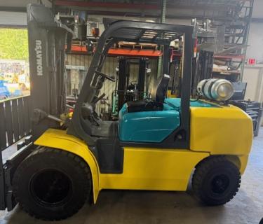 Komatsu 9000LB Pneumatic forklift for sale Atlanta Georgia
