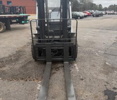 Unicarriers nissan 9000lb pneumatic forklift dual drive tires for sale