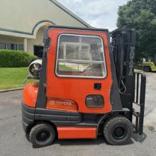 Yale 5000lb Forklift 3 Stage Mast Side shifting forks Yale Warehouse eorgia Toyota Forklift ,5000lb Forklift Atlanta Georgia